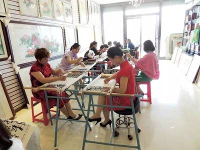 巾幗脫貧 女能人探索精準扶貧多贏之路——以手工藝品培訓為中心